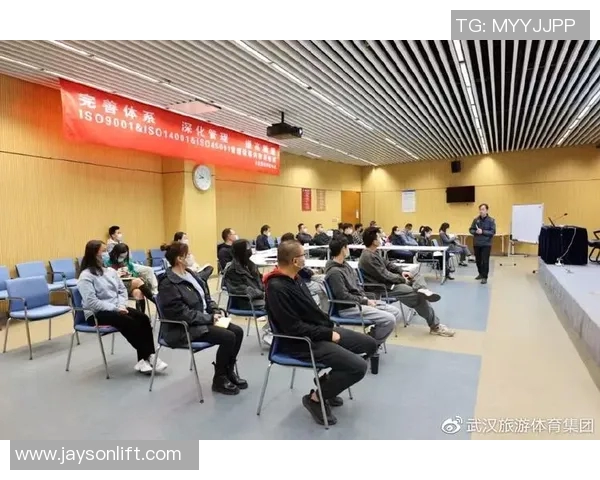 南京网球队运营体系解析与网球战术的深度融合探讨